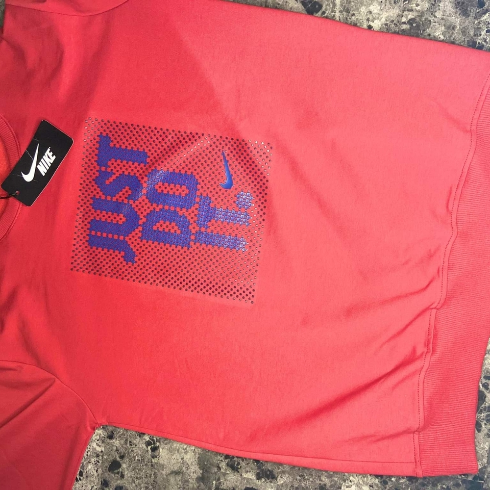 Nike shirt - Picture 1 of 1